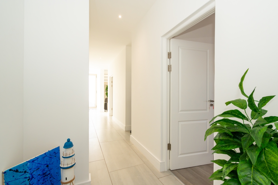 5 Bedroom Property for Sale in Paradise Beach Western Cape